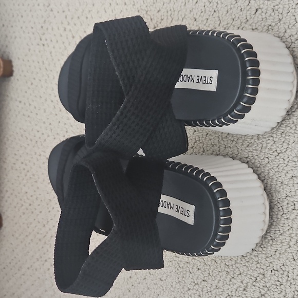 Steve Madden Shelle Strappy Sporty Platform - Picture 4 of 6